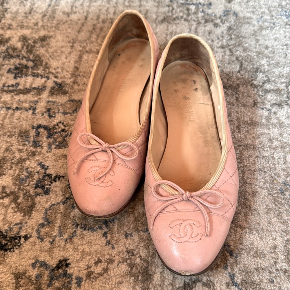 Chanel size 39 1/2 ballet flats in dusty pink